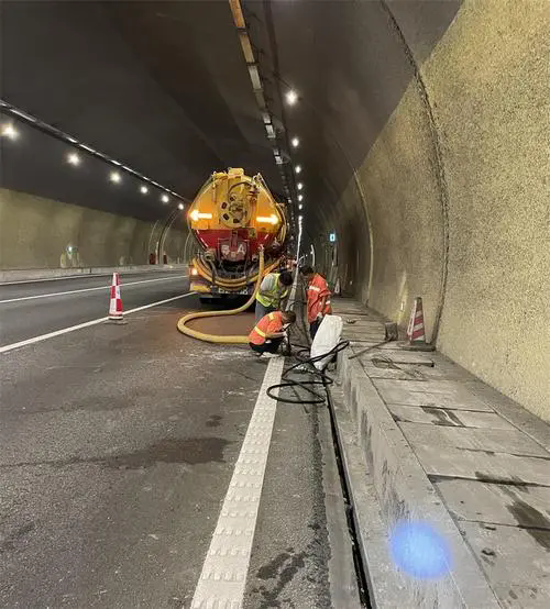 播州隧道排水渠清淤